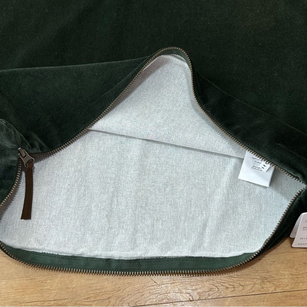 Pottery Barn Everywhere Pillow Hunter Green Velvet. - Picture 6 of 9